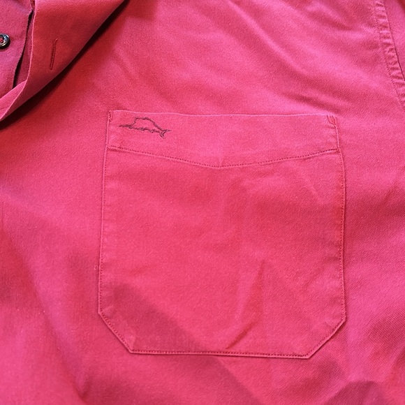 Tommy Bahama XL button down shirt.  Red with sleeves details - Picture 5 of 9